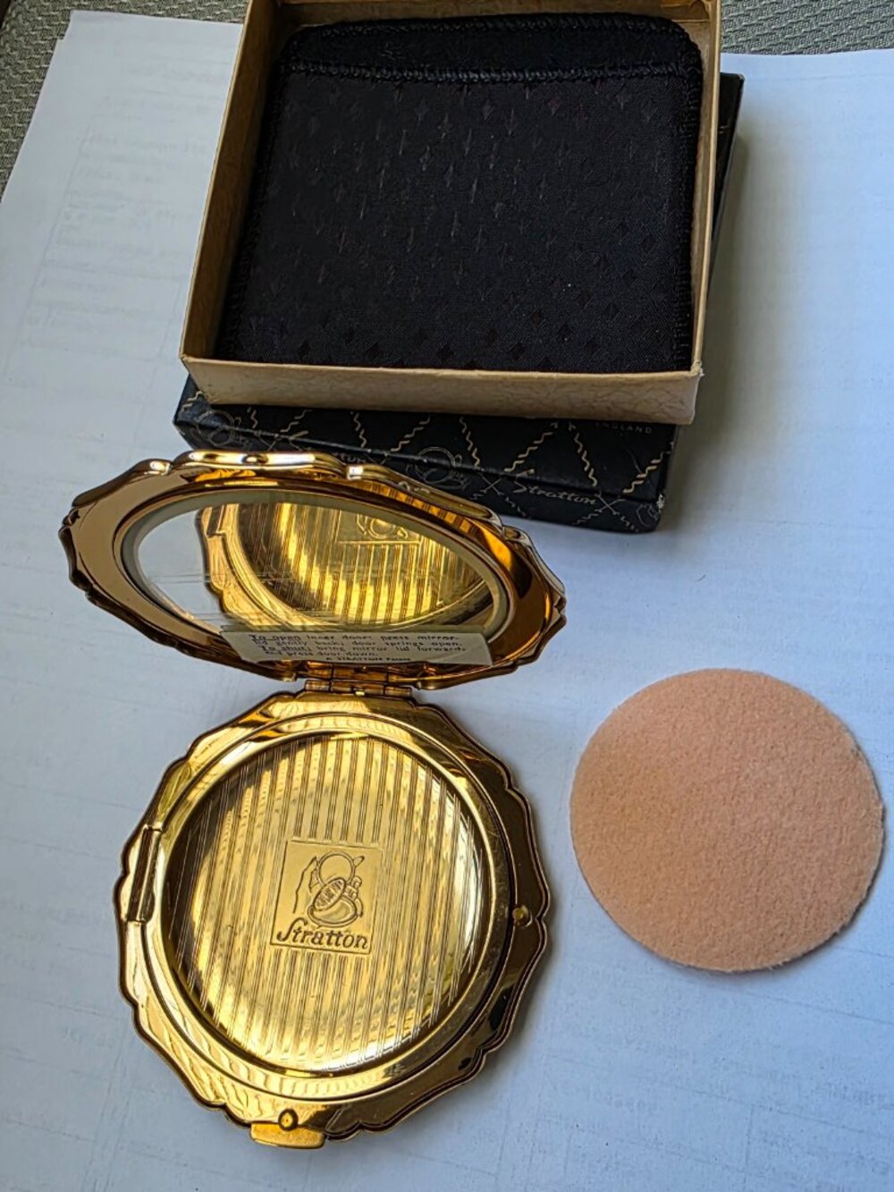 VIntage 1960s Stratton Rose Powder Compact- Unused, Fillable - Picture 7 of 8
